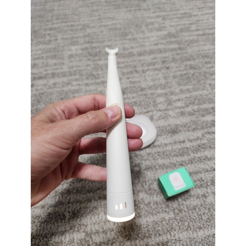 FLAUS electric flosser with charger, mirror mount, 450 new replacement heads - Picture 6 of 10